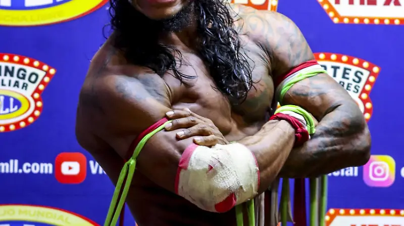 RR040922 Cdmx Entrevista con el luchador Dragon Rojo Jr en la Arena Mexico. Foto Ramon Romero 4